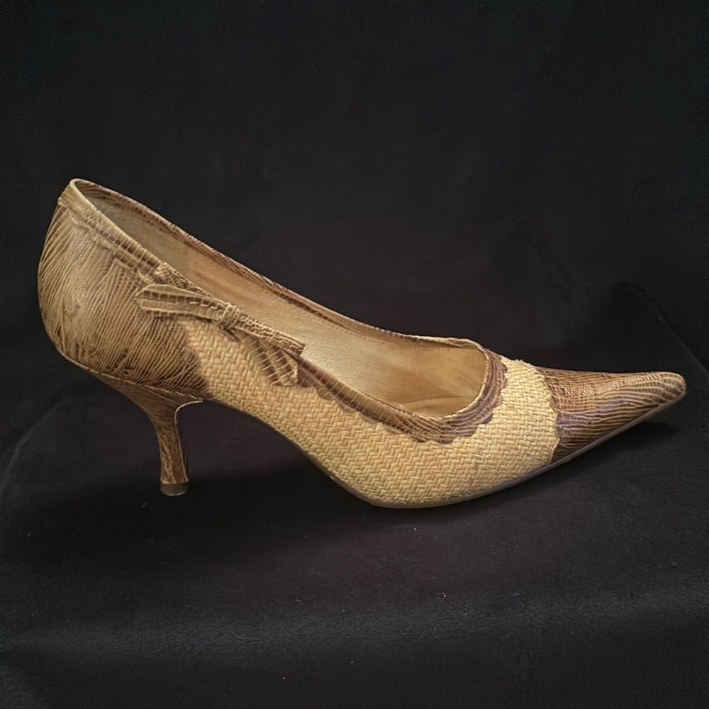 Nine West, Elegant heels! Natural ratan/brown/golden leather details! Beautiful!